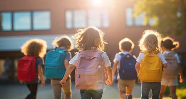 enfants cour d'école