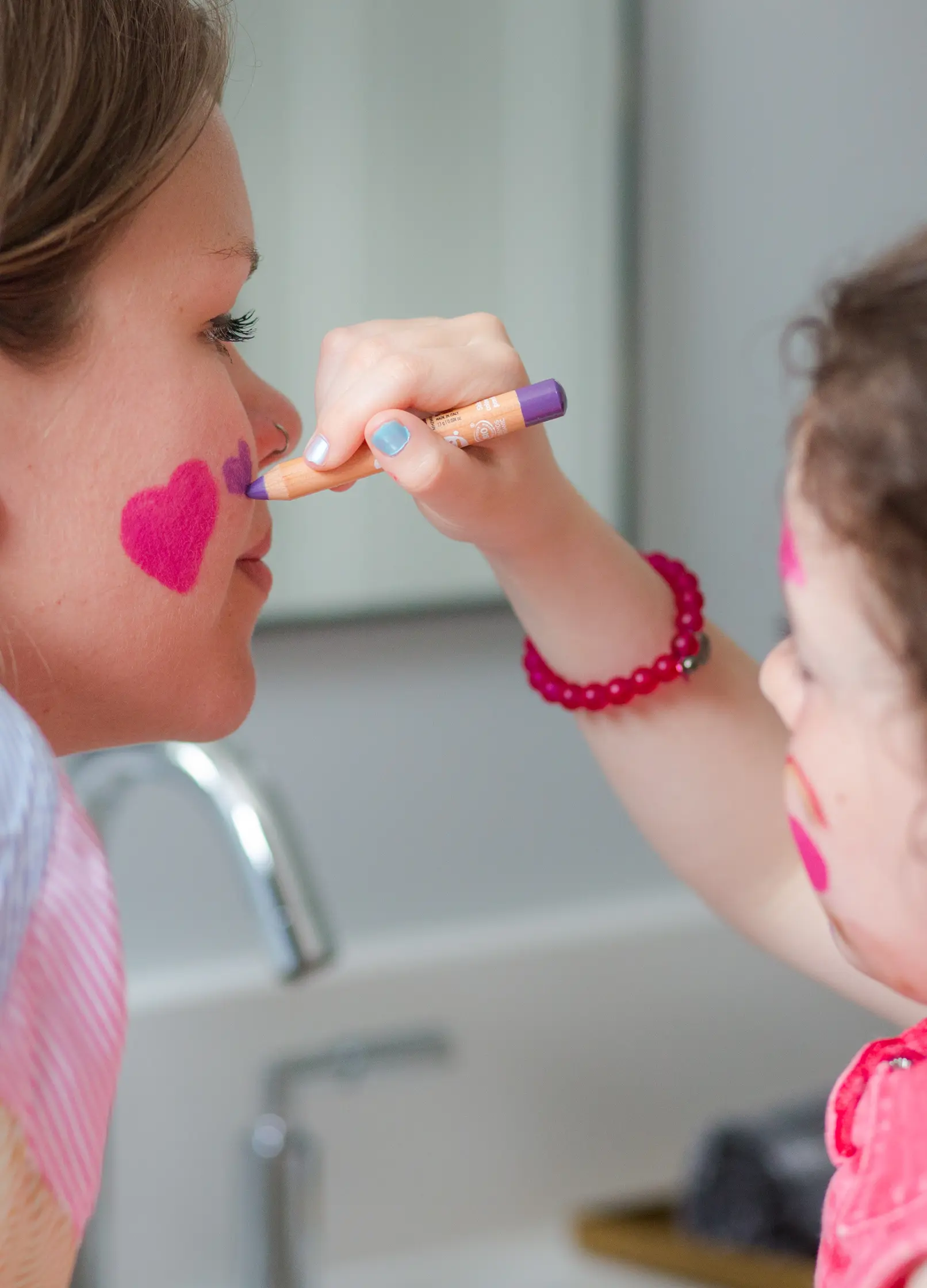 crayon de maquillage coeur