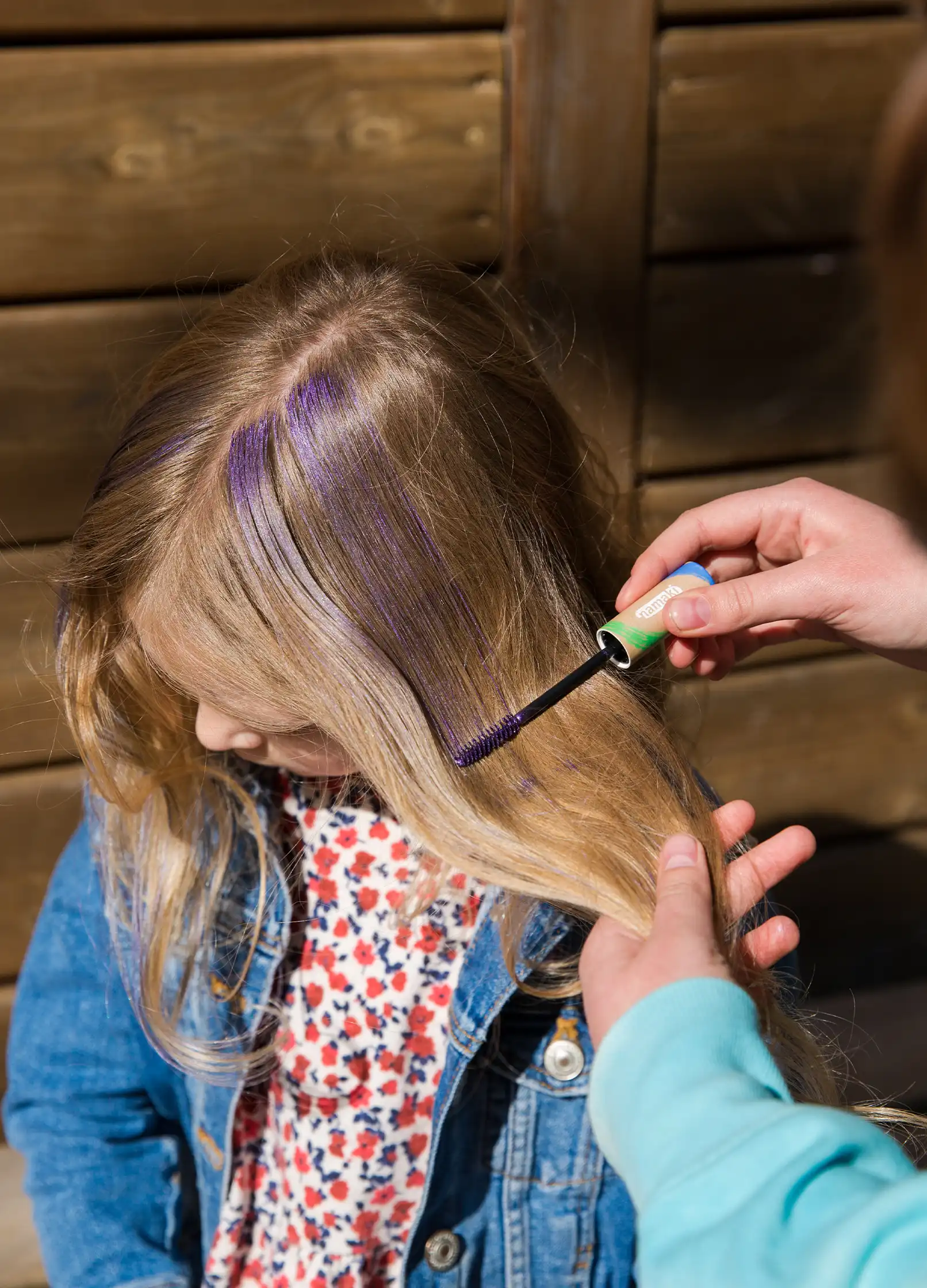 mascara cheveux violet enfant