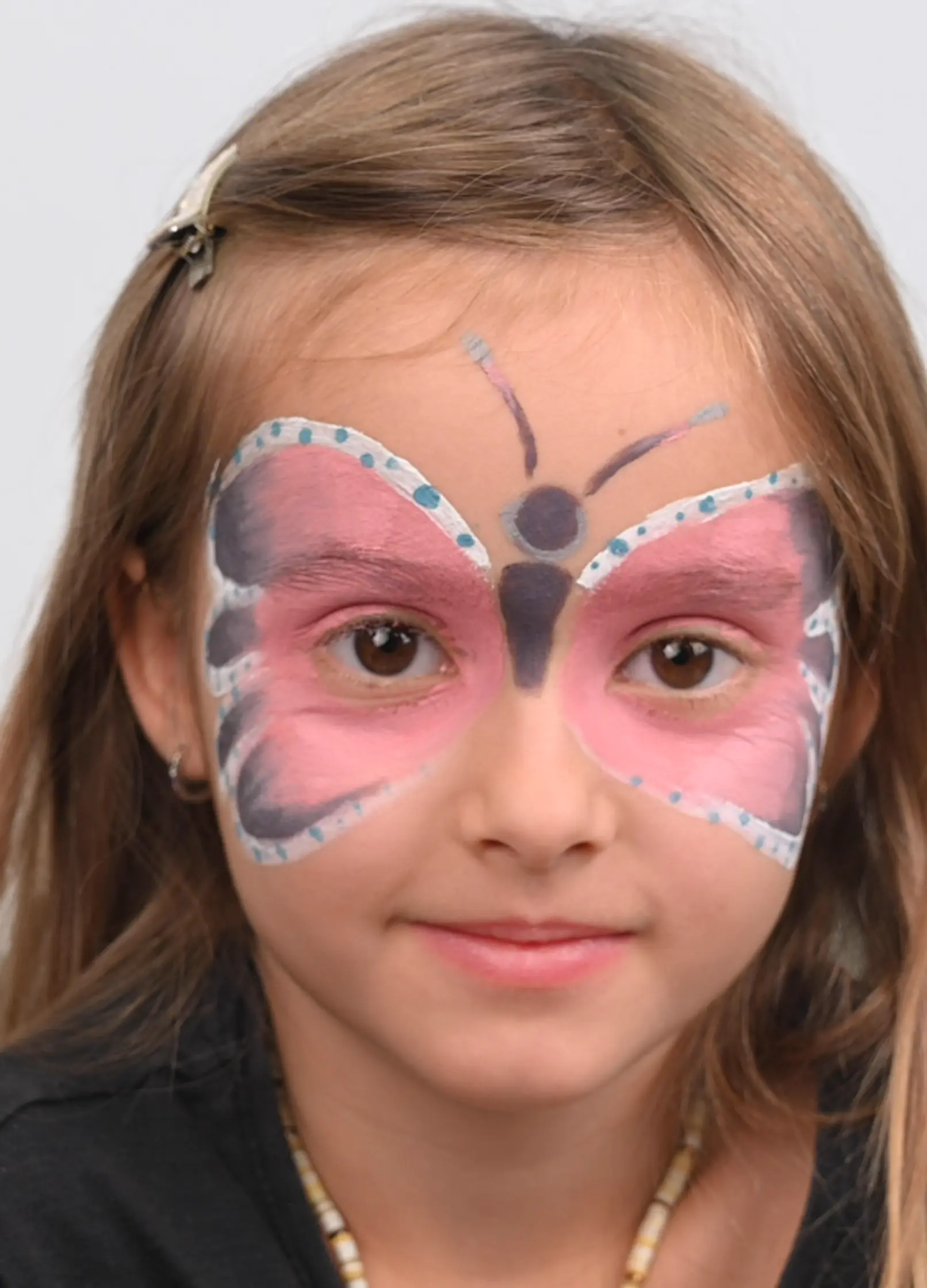 maquillage papillon pour enfants