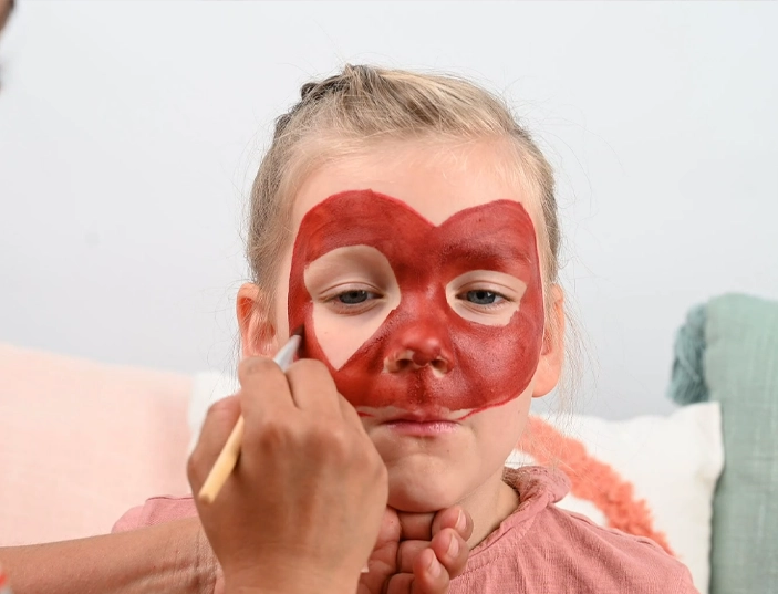 Make-up-Tutorial Marienkäfer Kind