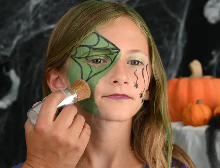 Tutorial Make-up Hexe Kind Halloween