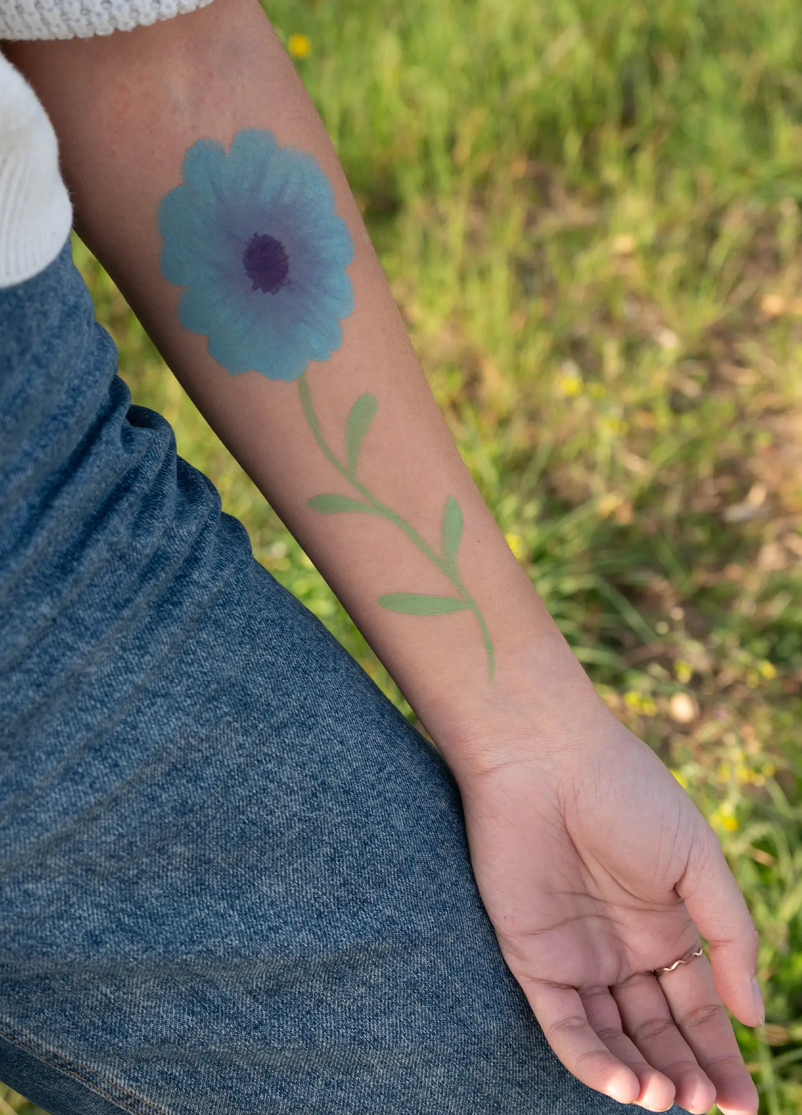 maquillage fleur bras